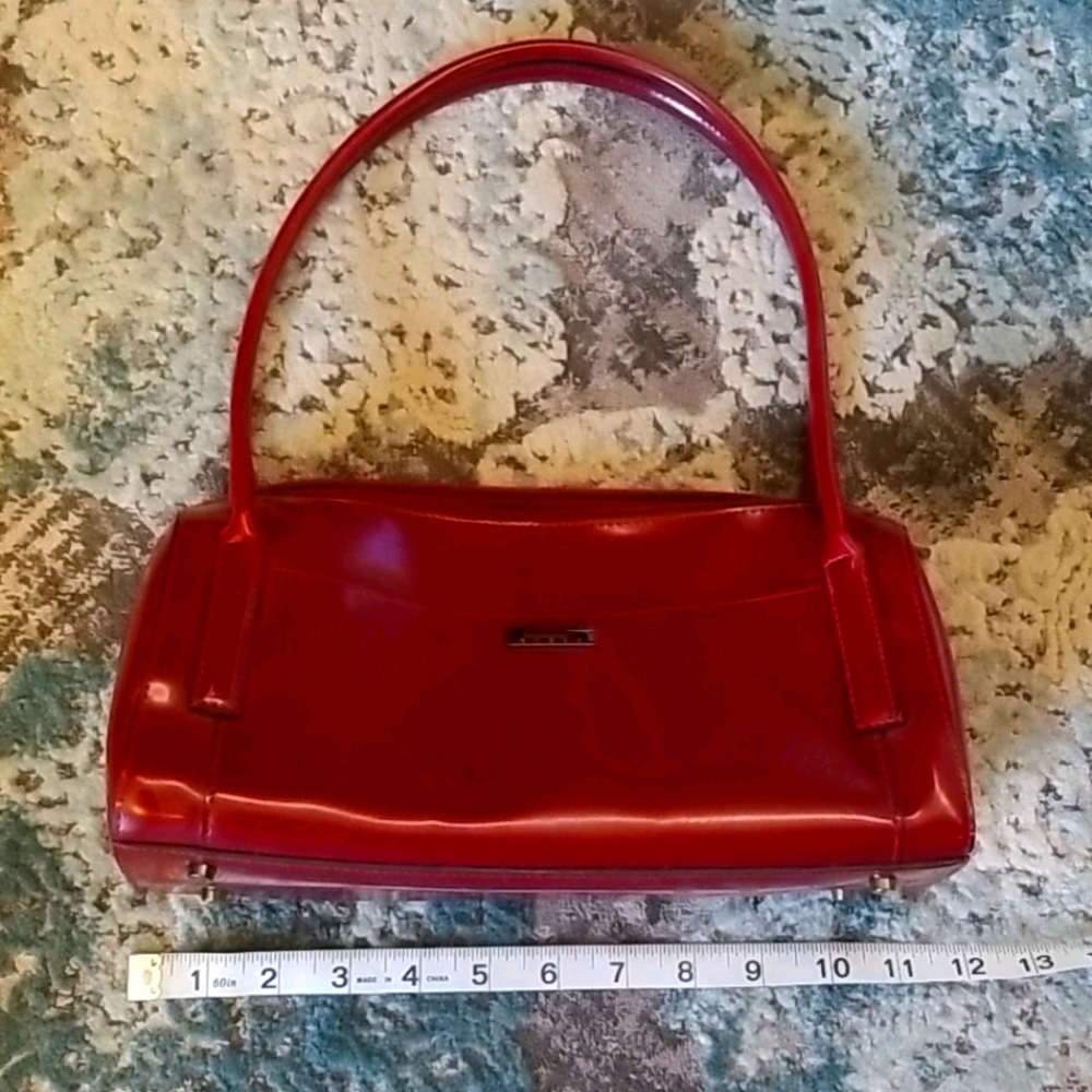 ♥️ Vintage Guess Purse